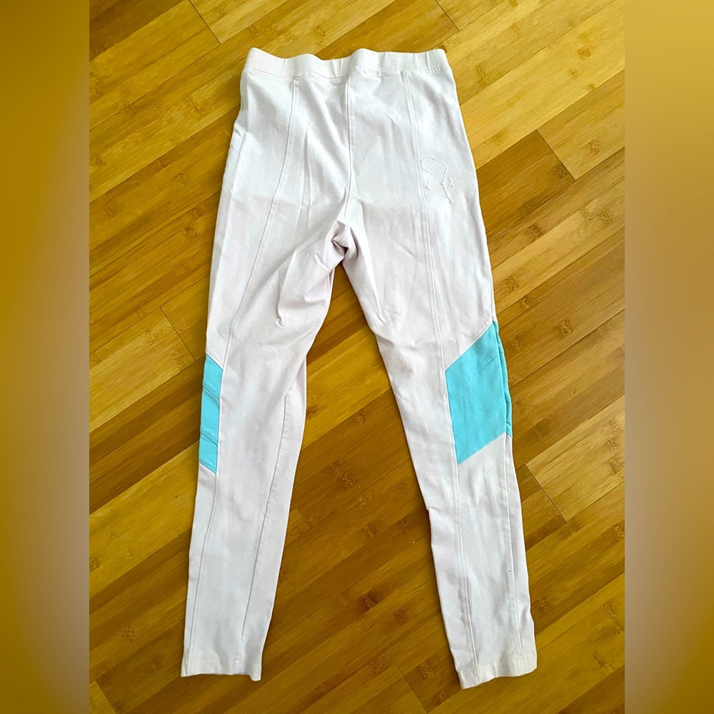 Pink leggings with blue knee pads
